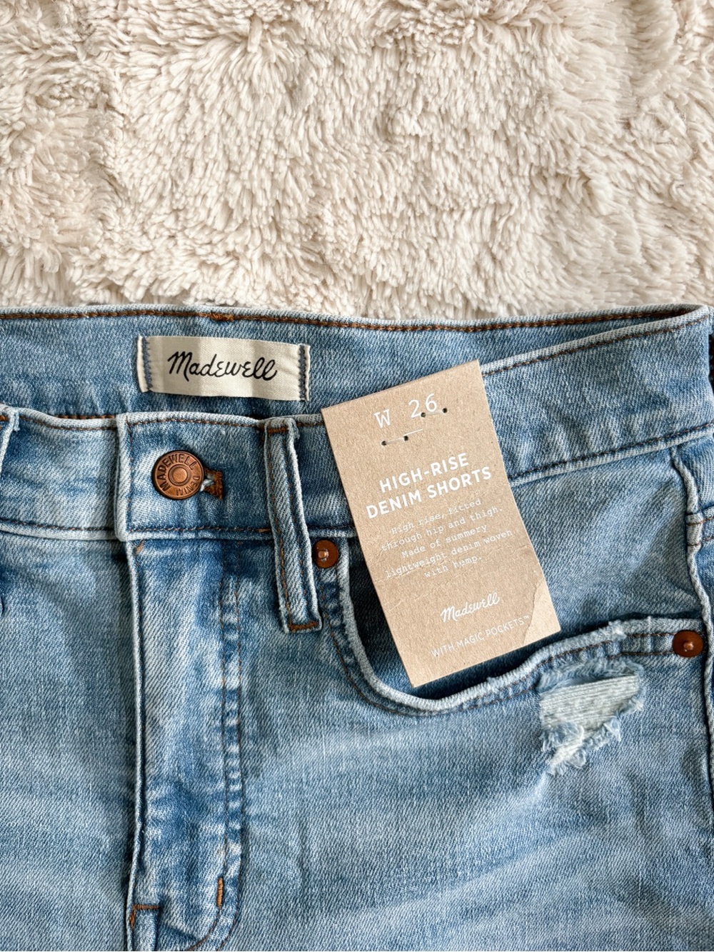 Madewell High Rise Denim Shorts NWT Size 26 Light Wash Raw Hem - Picture 4 of 5